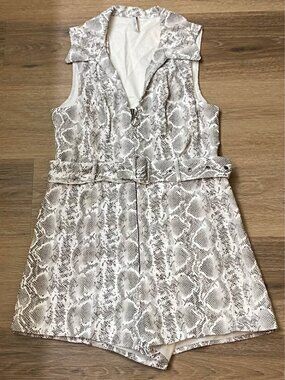 Urban Outfitters Women’s Medium Snake Print Romper Zip Front V-Neck Belted Waist